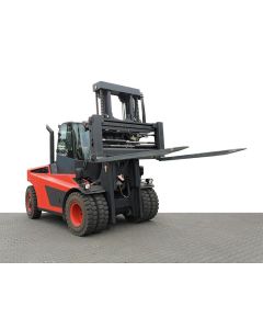 Materialhandling mit Zinkenverstellger&auml;ten LX-101282