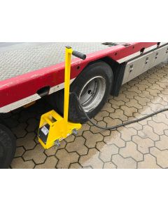Elektrischer Radkeil f&uuml;r LKWs mit Sensor von Butt