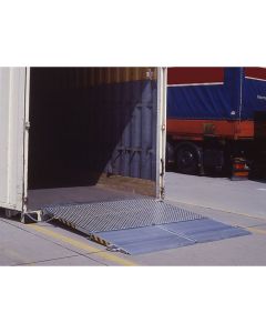 Unsere Überladebrücke für die Arbeit an Containern erhalten Sie mit einer Tragkraft von 7,3 Tonnen bei Logistik XTRA.