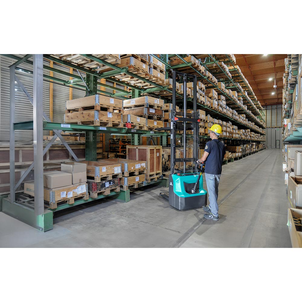 Baoli KBS 12 Hochhubwagen im Lagereinsatz