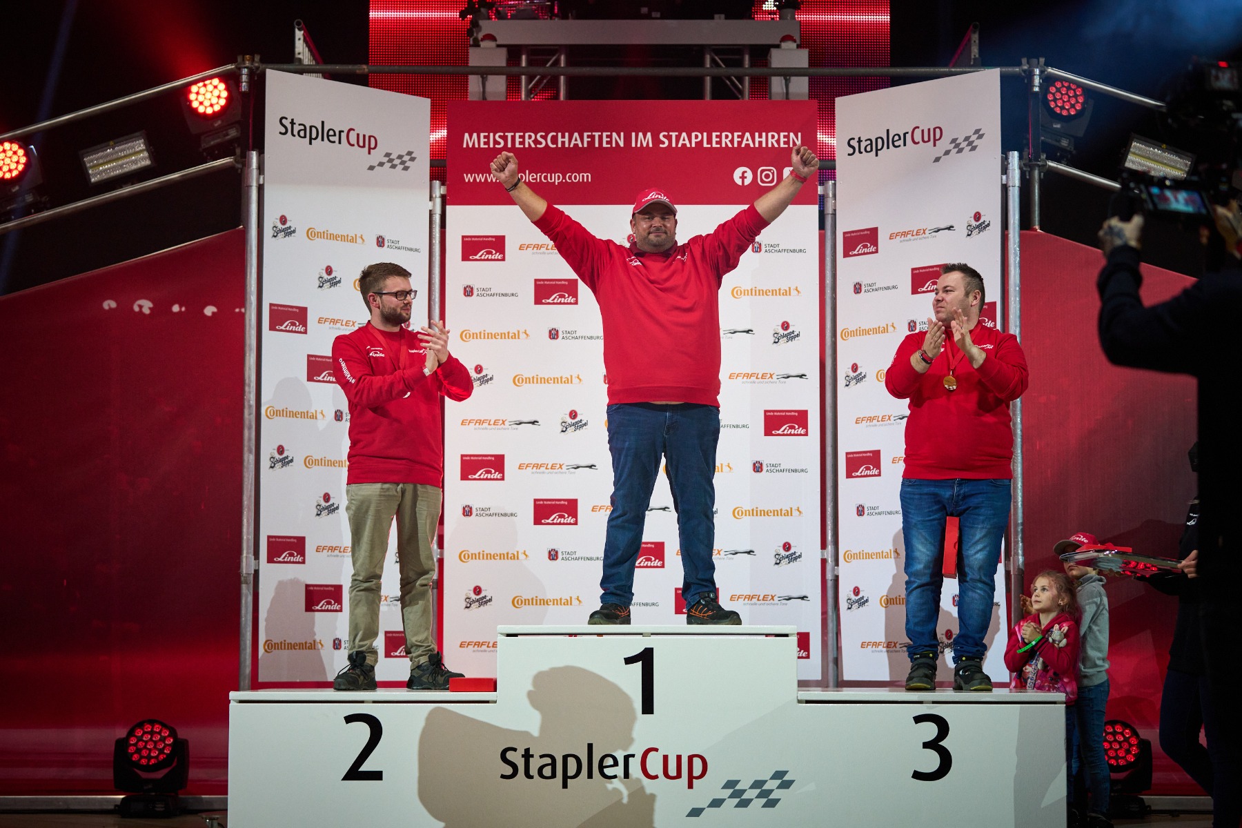 Die StaplerHelden des StaplerCup Einzelwettkampfes der Herren: Markus Zenger (Platz 1), Joshua Glöggler (Platz 2) und Giuseppe Tamburino (Platz 3)